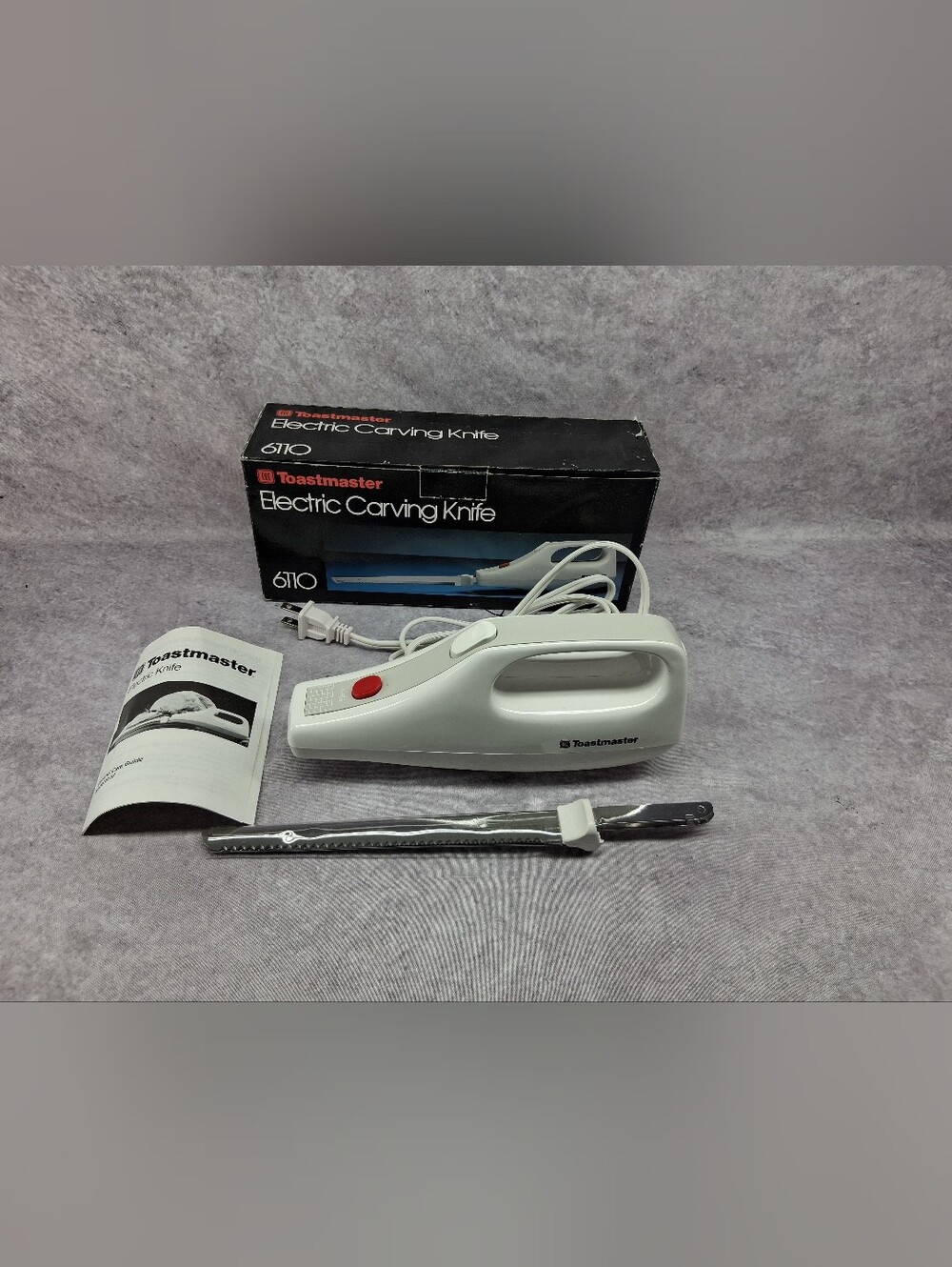 Vintage Toastmaster Electric Carving Knife Model 6110 White
